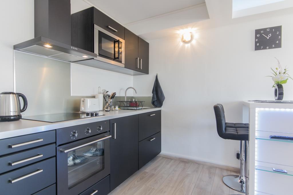Sweethome Dijon - Black & White Exterior photo